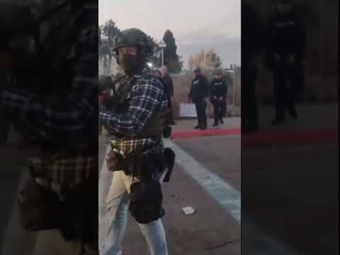 Shocking Moment Minister STRUCK in Face During Clash with Federal Agents in Oakland #shorts