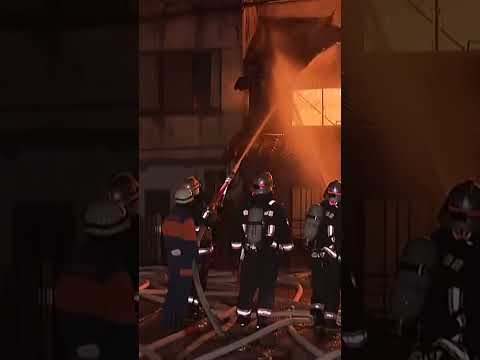 Massive Fire Engulfs 170 Homes in Japanese Coastal Town #shorts