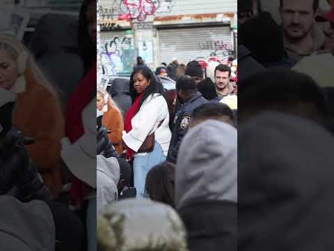 Canal Street markets raided during holiday rush, reopen within minutes #shorts