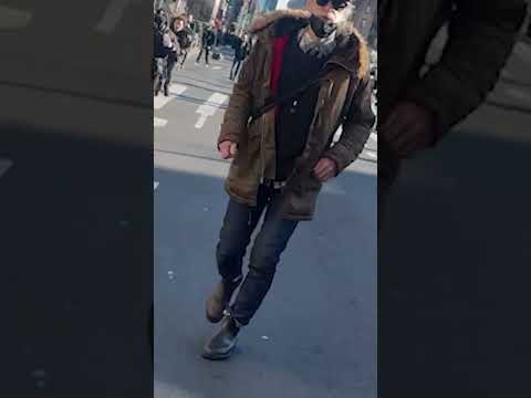 Anti-ICE Protesters Swarm Unmarked Vans in NYC — 15 Arrested #shorts