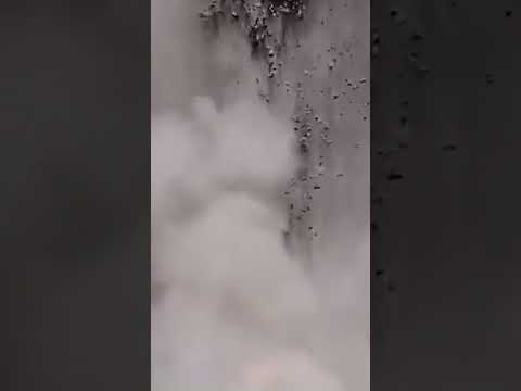 Kilauea Eruption Blasts Lava Over 1,000 Feet And OBLITERATES Live Camera #shorts