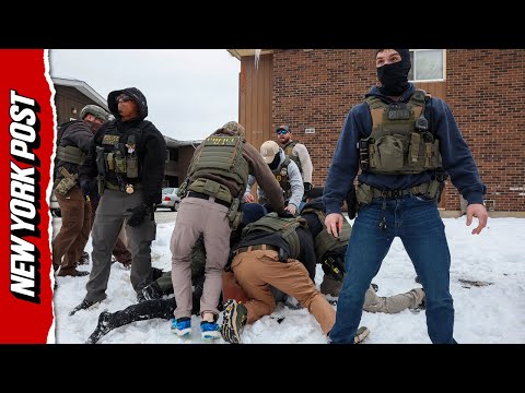 Illinois Neighbors ERUPT on Federal Agents in Wild Standoff: ‘How Dare You!’