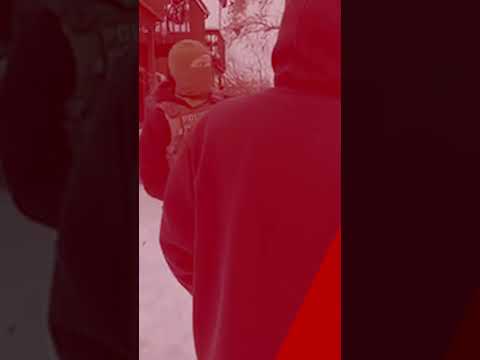 Illinois Neighbors ERUPT on Federal Agents in Wild Standoff: ‘How Dare You!’ #shorts