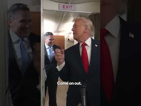 ‘Come On Out’: Trump Jokes as Someone Tries to Get Out of Bathroom Mid-AF1 Presser #shorts