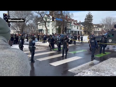 ICE Agent Kills Woman in Confrontation in Minneapolis