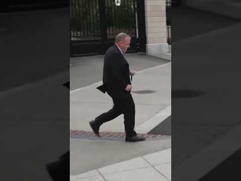 Greenlandic and Danish officials smoke ahead of meeting with Vance and Rubio #shorts