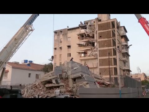 Venezuela earthquakes death toll surpasses 900, officials say