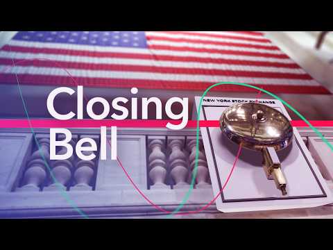 S&P 500 Climbs at End of Best Quarter Since 2020 | Closing Bell