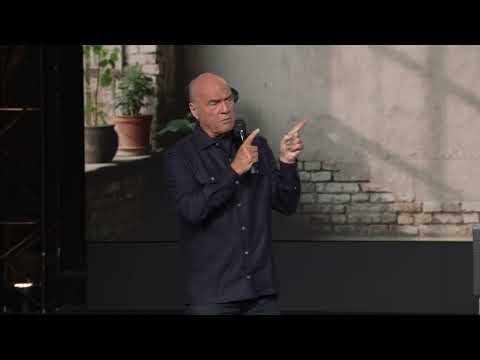 GOD IS NOW HERE : Harvest + Greg Laurie