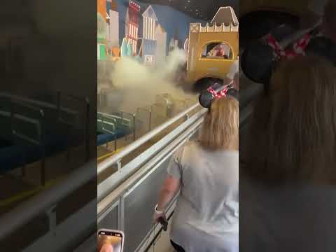 Fire forces iconic Disney ride to shutdown as smoke fills room #shorts
