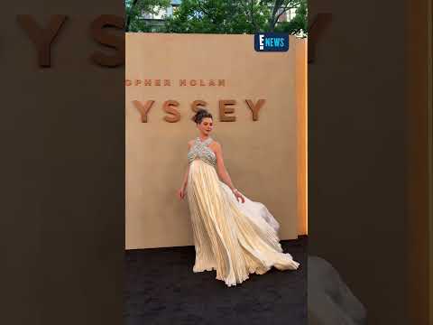 You oughta see Anne Hathaway’s gorgeous red carpet look for “The Odyssey” NYC premiere. 😍