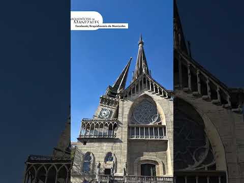 Spire on Nearly 100-Year-Old Manizales Cathedral TOPPLES During Deadly Colombia Earthquake #shorts