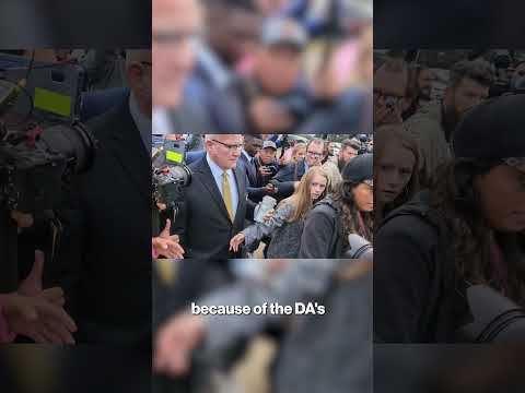 Lindsay Clancy’s lawyer and District Attorney Cruz arrive to chaos outside courtroom #shorts